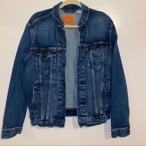 Levi’s Jean Jacket 🦋